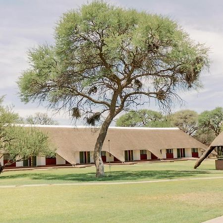 Okahandja Country Hotel Bagian luar foto