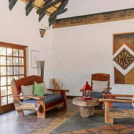 Okahandja Country Hotel Bagian luar foto