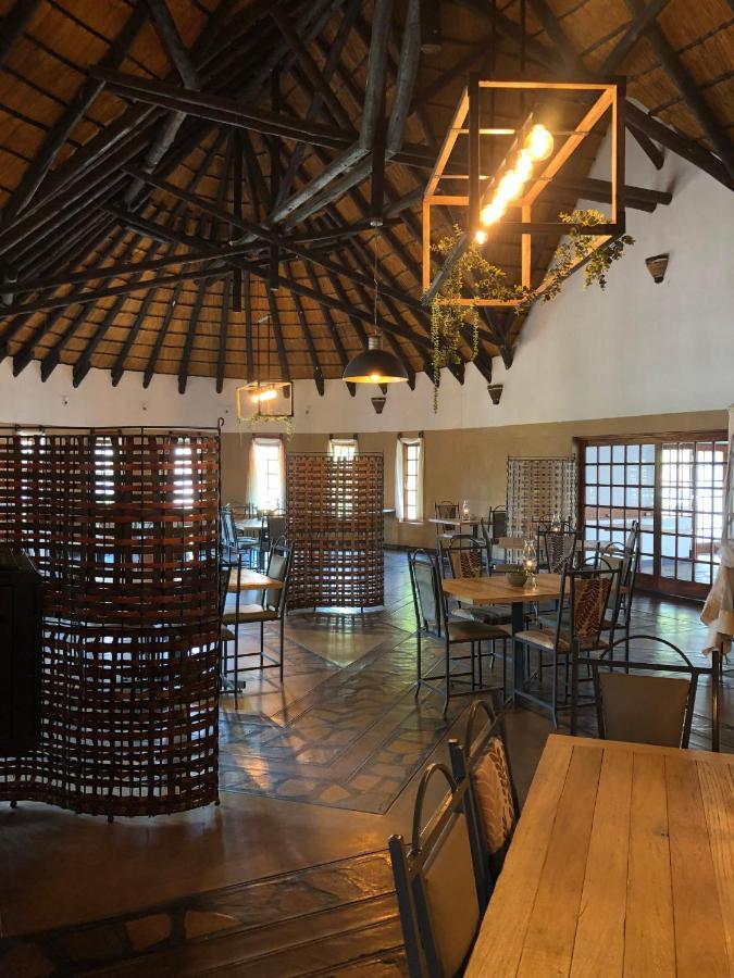 Okahandja Country Hotel Bagian luar foto