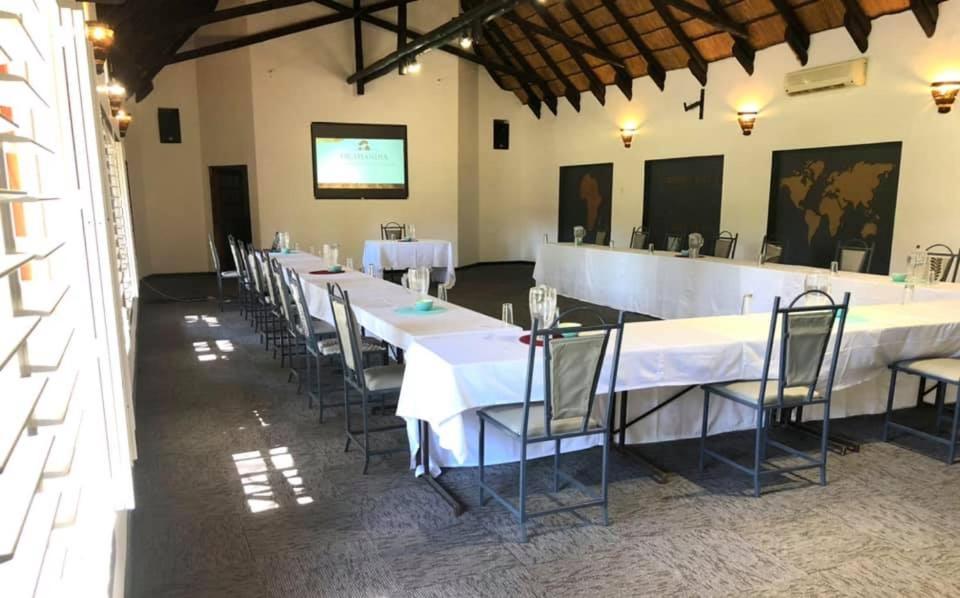 Okahandja Country Hotel Bagian luar foto