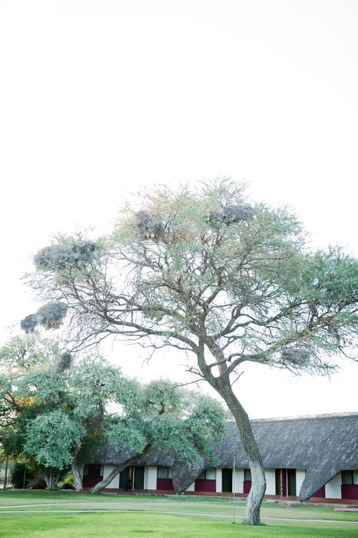 Okahandja Country Hotel Bagian luar foto