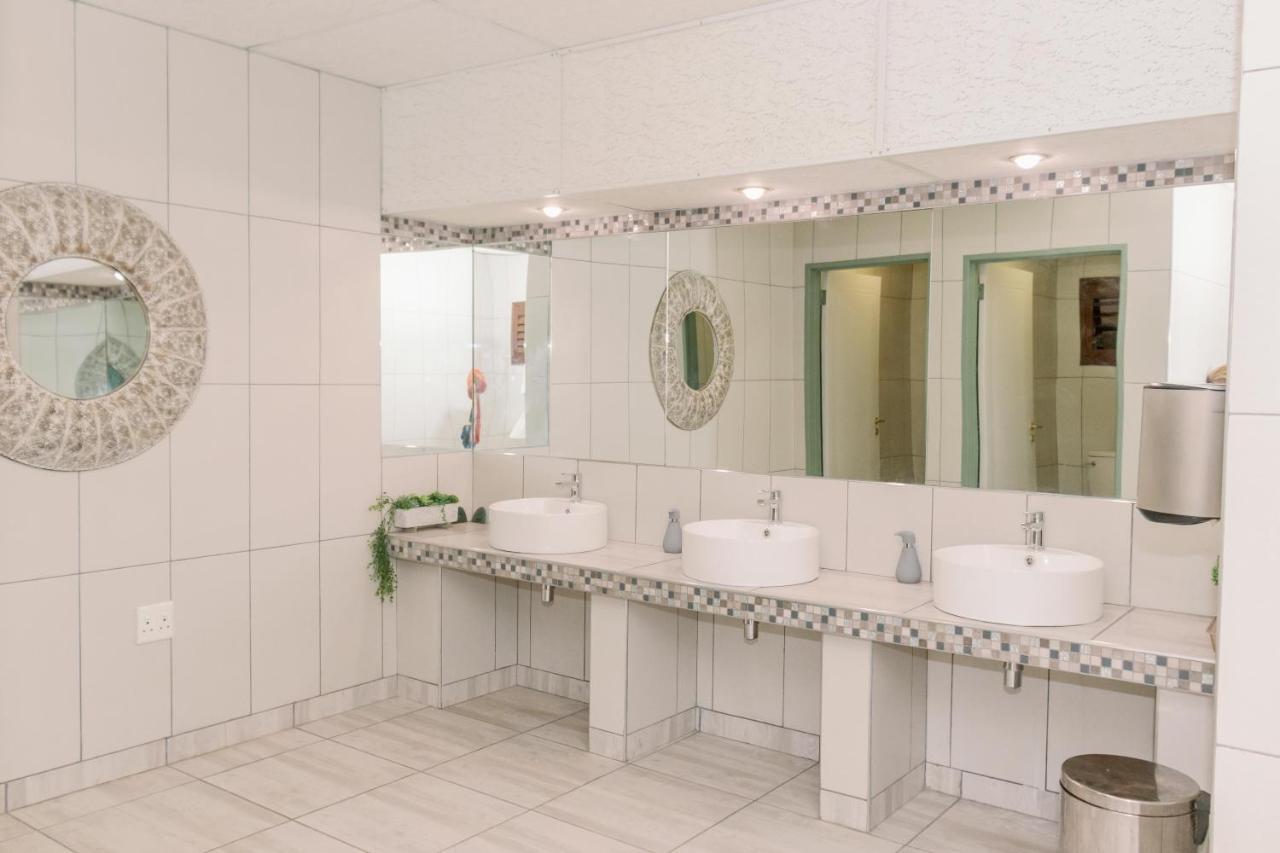 Okahandja Country Hotel Bagian luar foto