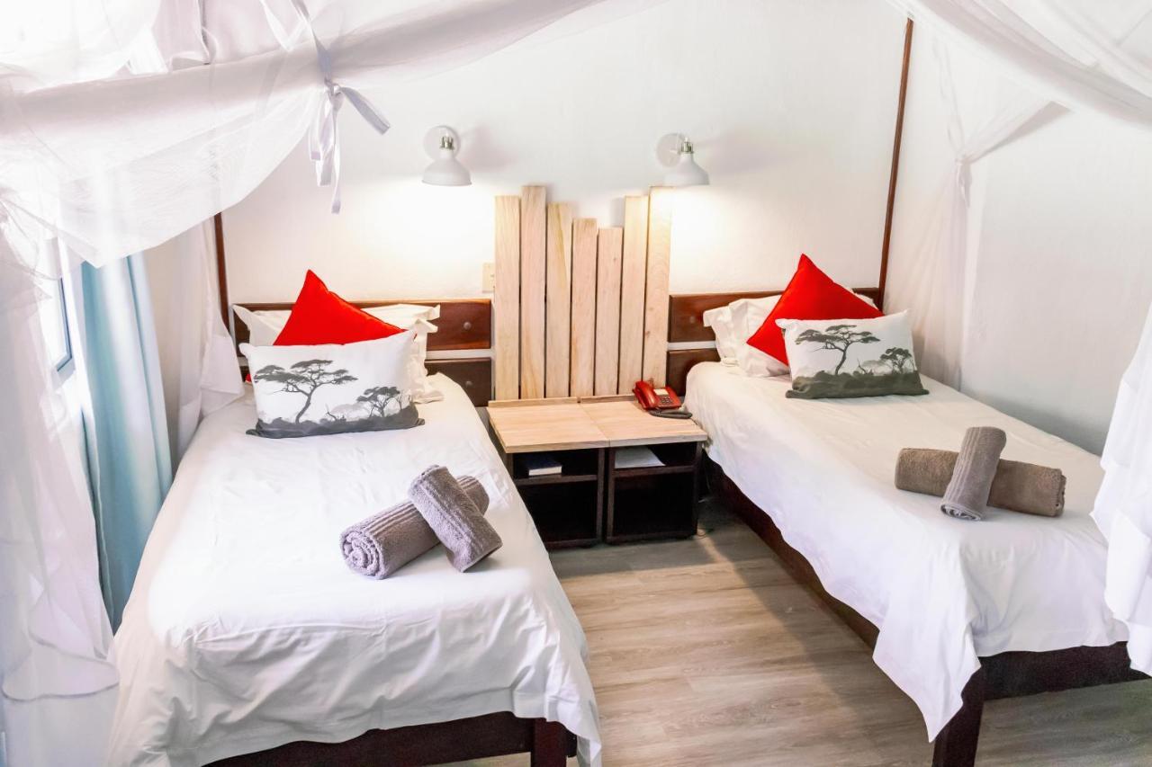 Okahandja Country Hotel Bagian luar foto
