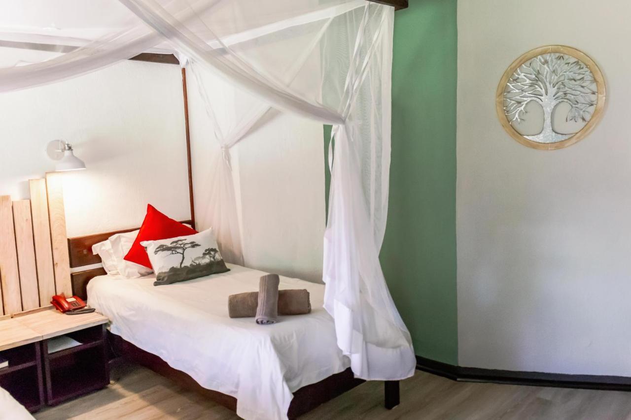 Okahandja Country Hotel Bagian luar foto